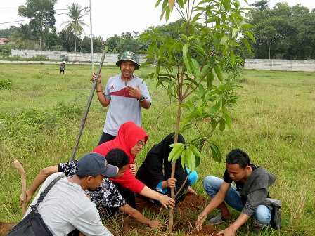 20tanam-pohon.jpg