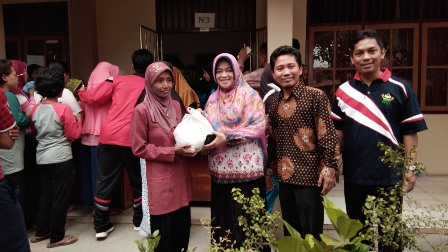 22bagi-sembako.jpg
