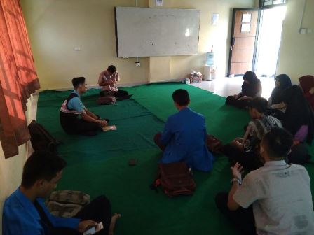 29kelas-menulis-FEBI.jpg