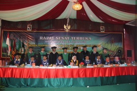 63Wisuda_2015.jpg